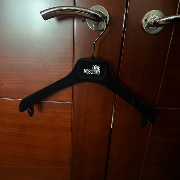 Love Moschino velvet clothes holder - Picture 3 of 7
